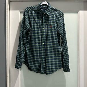 POLO RALPH LAUREN . Button up shirt . EUC. DIZE MEDIUM . Clots are blue & green